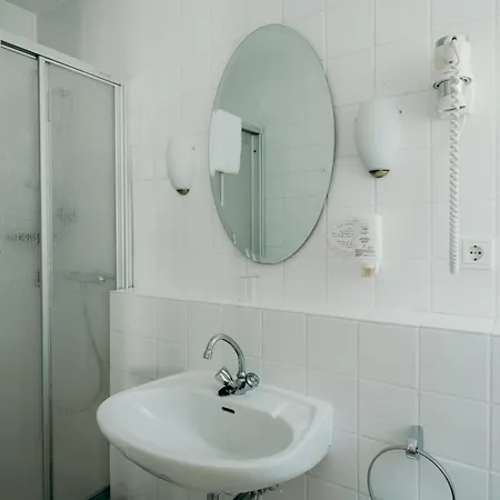 Hotel Crystal-2